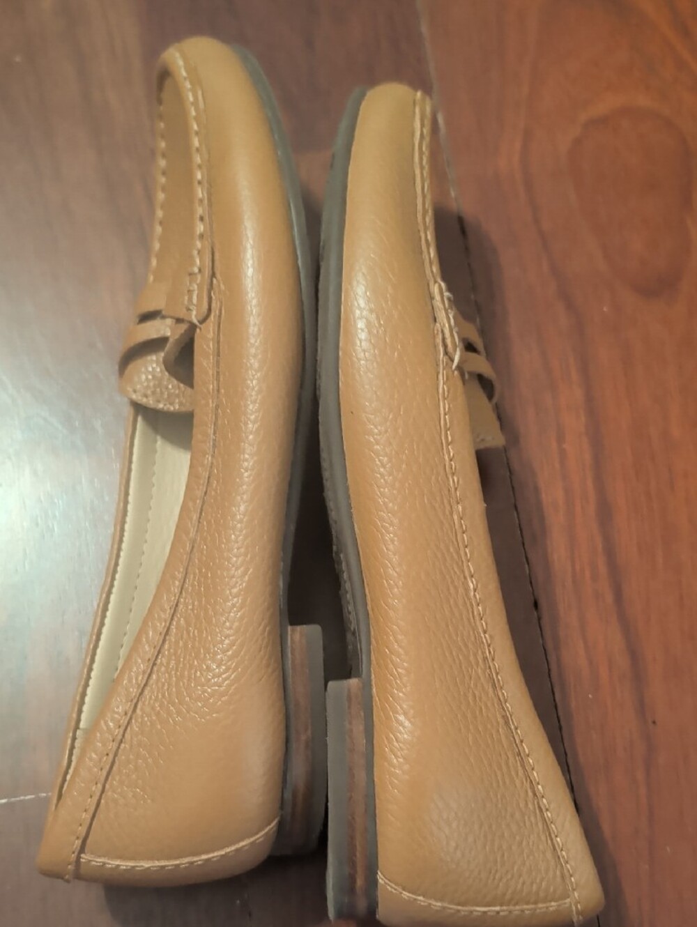 Driver Club USA Women's Tan Leather Penny Loafers - Picture 9 of 9